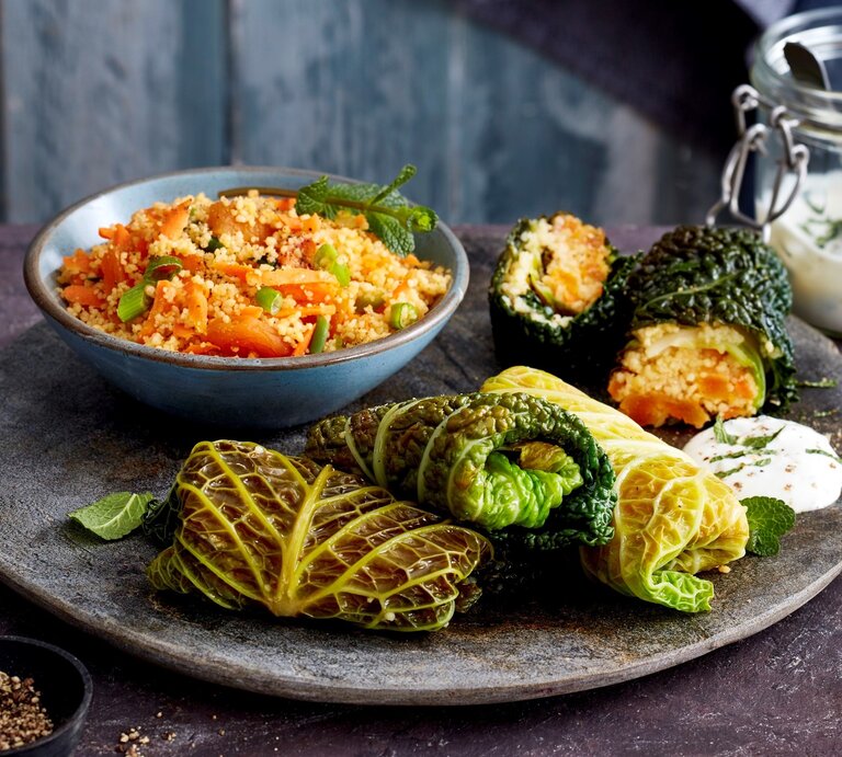 Orientalische Wirsingrouladen mit Couscous. | © Eat Club/ Isabell Triemer