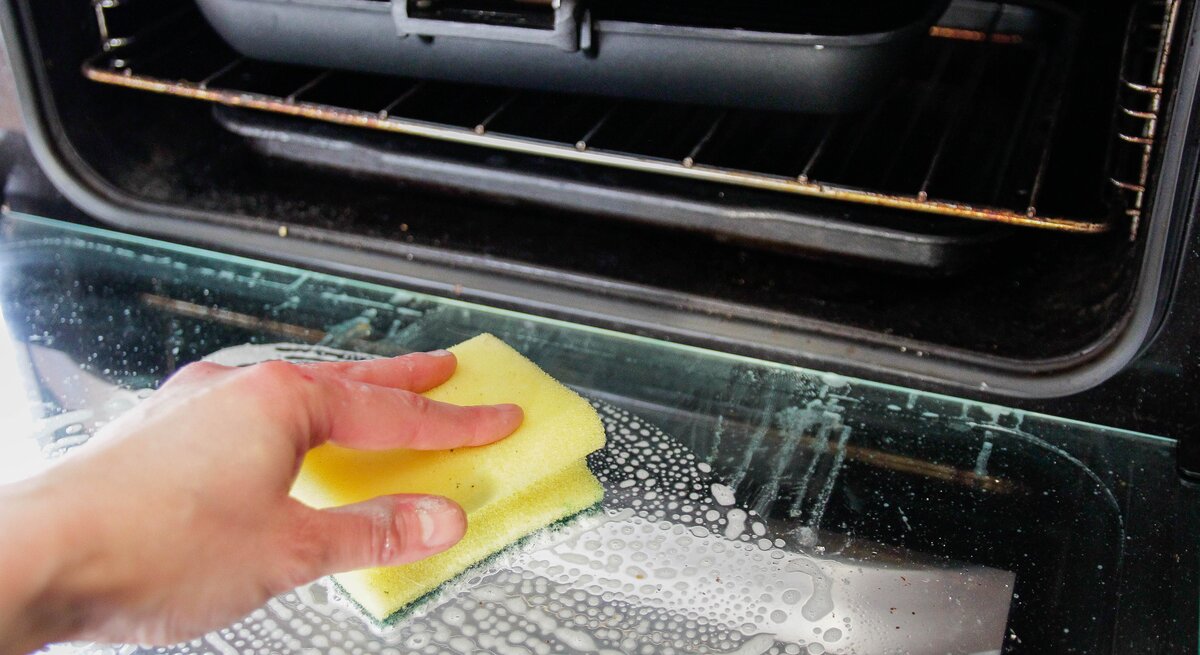 Backofen reinigen mit Hausmitteln