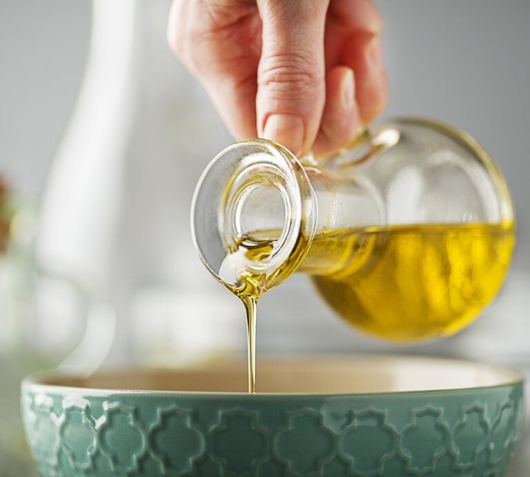 Omega-3 zu Omega-6 Verhältnis.jpg | © GettyImages / dulezidar