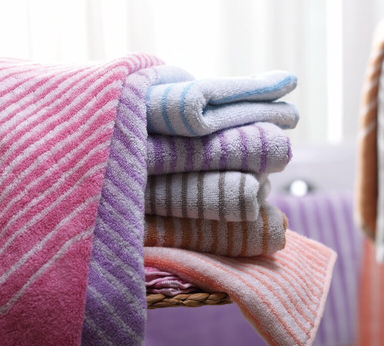 Handtücher im Badezimmer | © IMAGO / Imaginechina-Tuchong