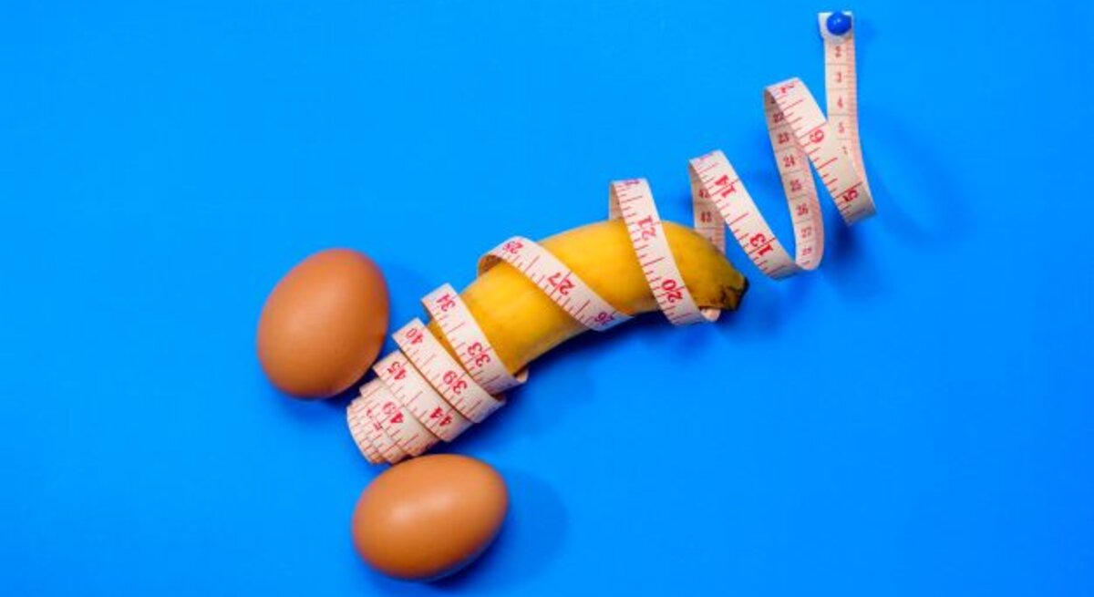 Banane mit Maßband und Eiern.jpg