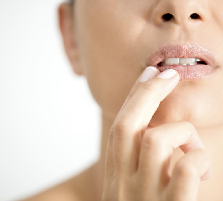 Herpes Lippenbläschen | © istock/simarik