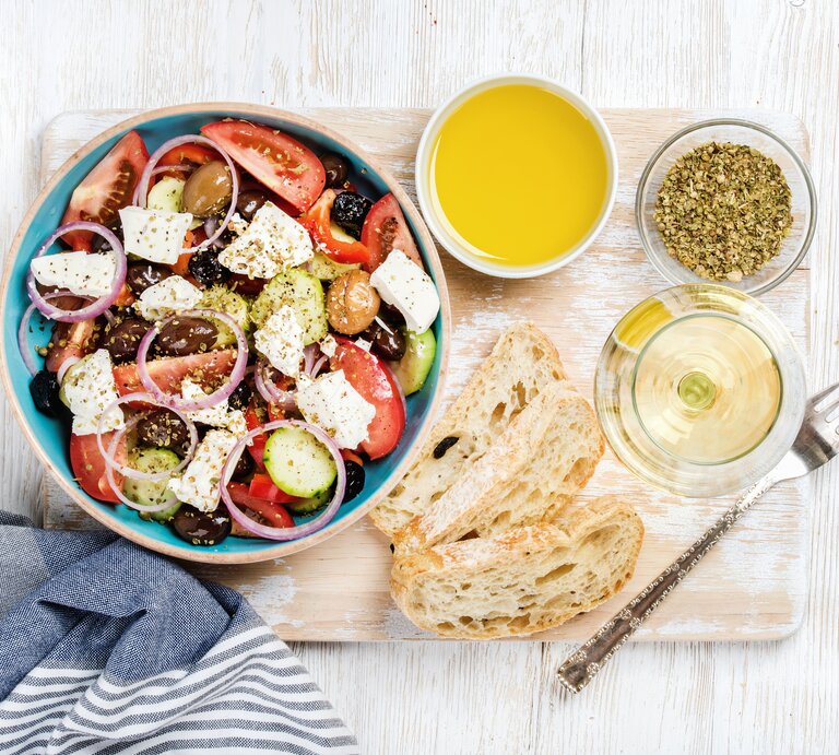 griechischer Salat | © iStock/Foxys_forest_manufacture 