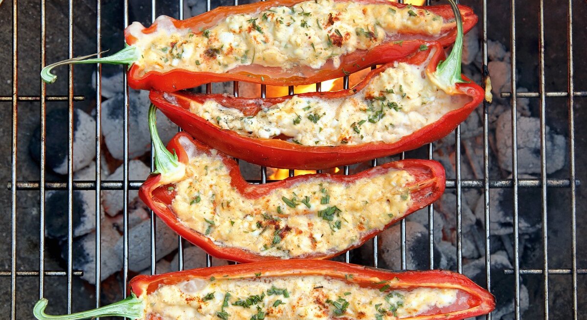 Gegrillte Paprika mit Schafskäse und Rosmarin