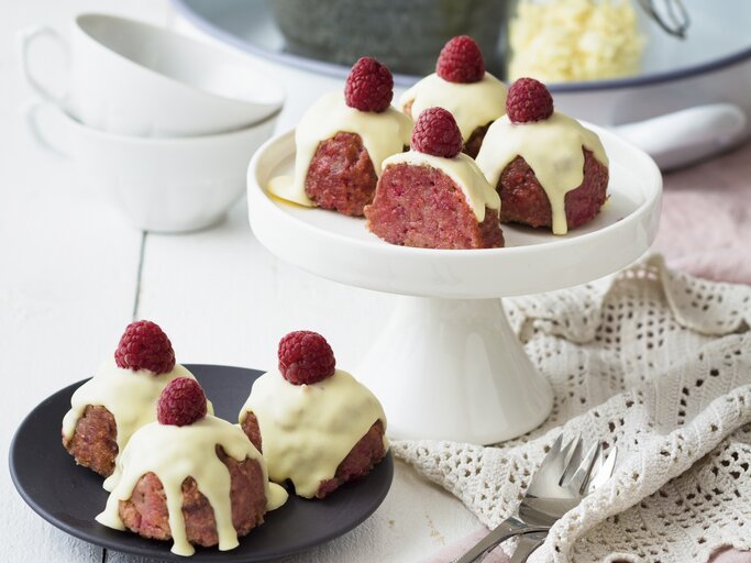 Beeren-Granatsplitter mit weißer Schokoglasur | © StockFood / ZS Verlag / Speck, Sabrina