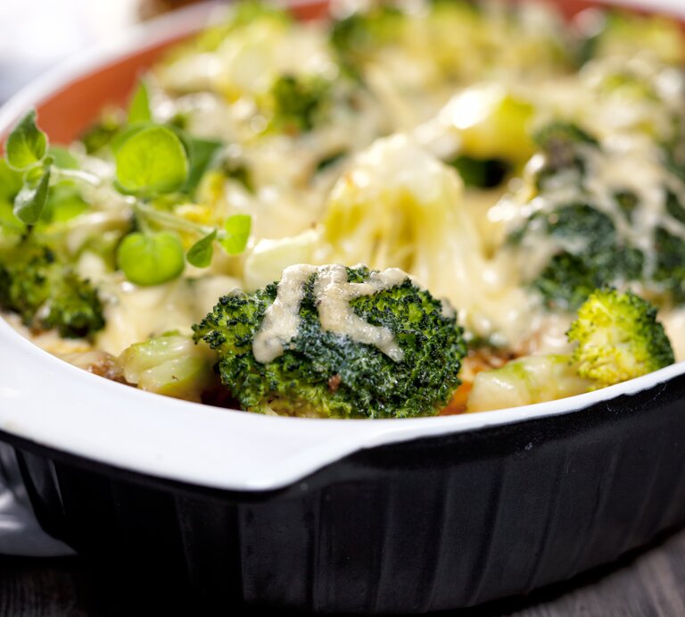Bologneser Gratin in Auflaufform / Draufsicht | © iStock/GMVozd