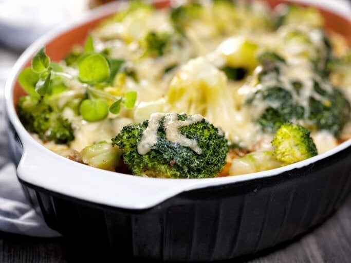 Bologneser Gratin in Auflaufform / Draufsicht | © iStock/GMVozd