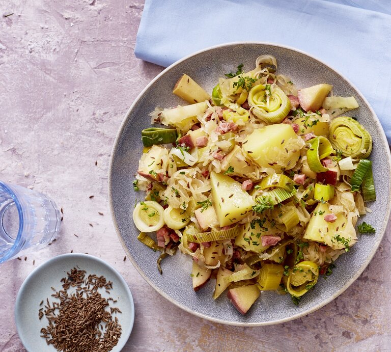 Sauerkraut-Pfanne mit Kartoffeln | © Eat Club; Isabell Triemer