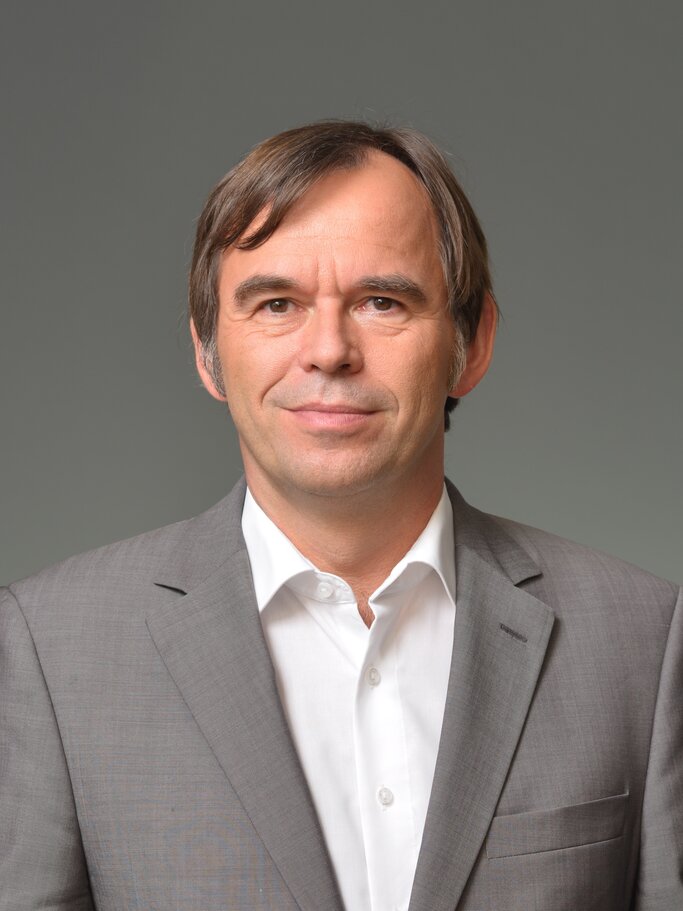 Hermann-Josef_Tenhagen_2015_Portrait Querformat©Finanztip.jpg | © Finanztip