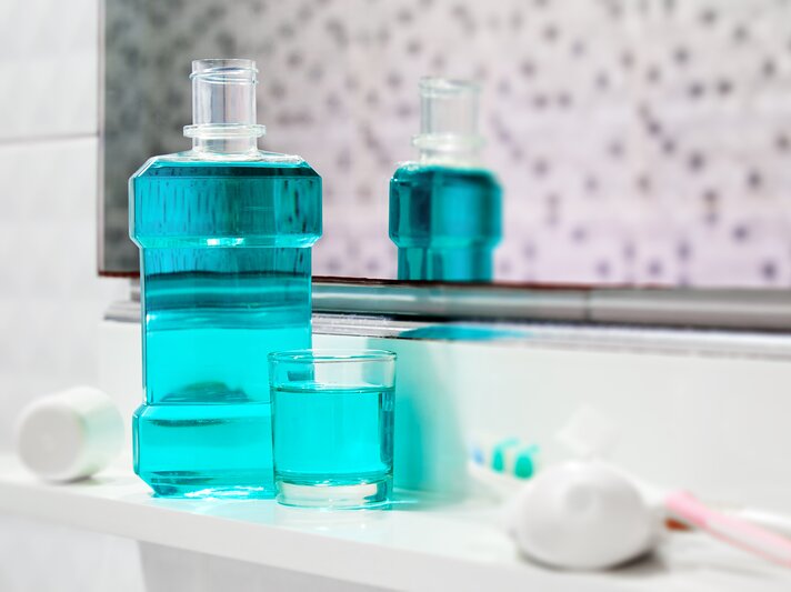 mundwasser-iStock-surasak tapanavongvet.jpg | © iStock / surasak tapanavongvet