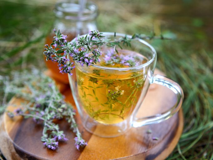 Thymiantee und Honig | © iStock/MarinaParshina
