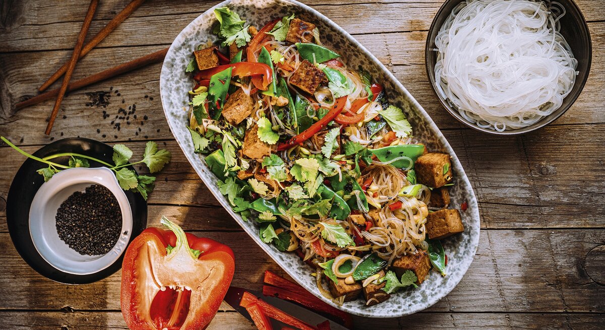 Asia Glasnudelsalat mit Cashewkernen