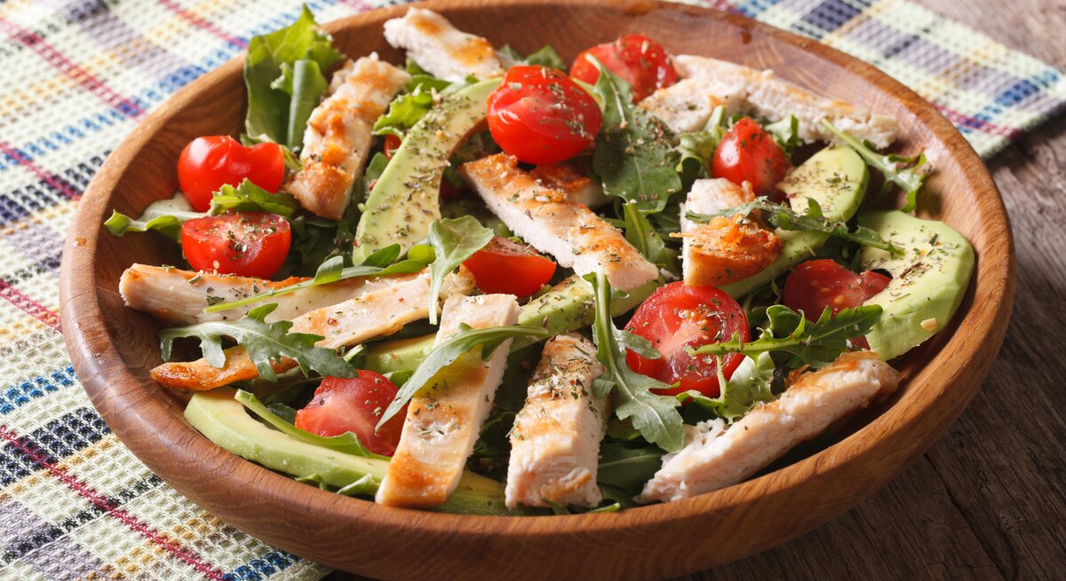 Avocadosalat mit Geflügel