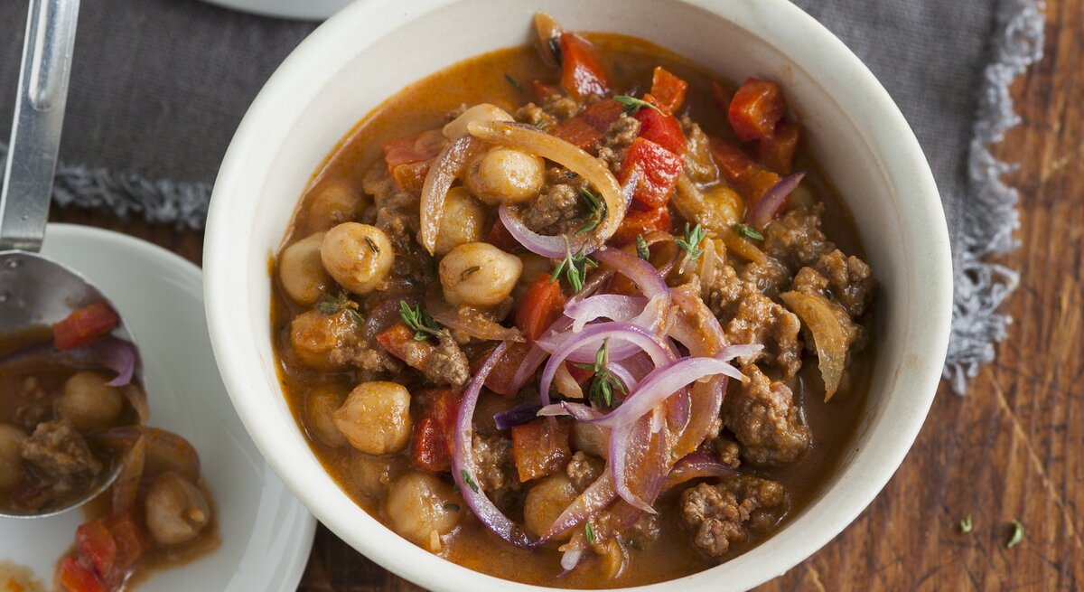Paprika-Hackfleisch-Topf mit Kichererbsen 