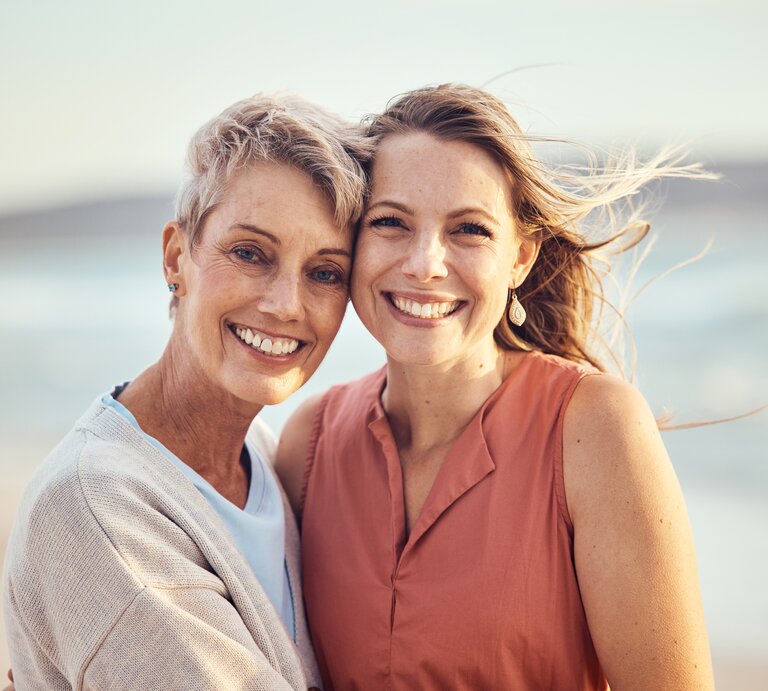Was macht stark?  Freundschaft, ein bewegtes Leben und natürlich stabile Knochen und fitte Muskeln. | © Getty Images