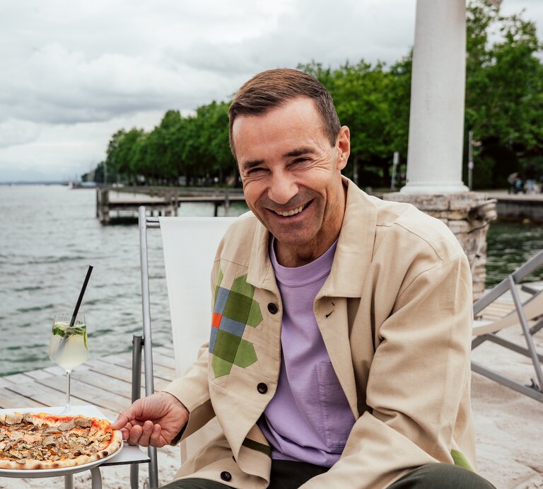 Kai Pflaume am Starnberger See | © © BILD der FRAU / Maximilian Ralf Schmidt