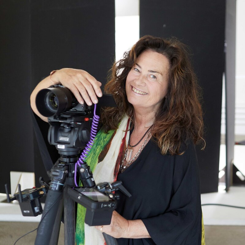 Fotografin und ihre Kamera | © © BILD der FRAU / dsphotos.de