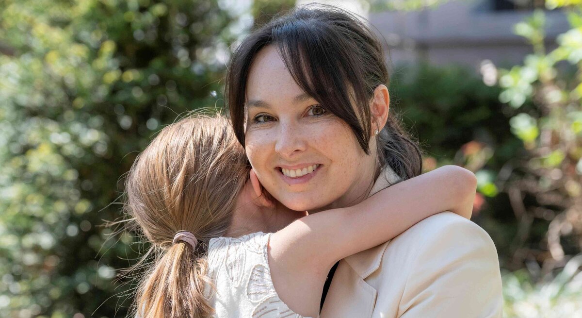 Charlotte mit ihrem Wundermädchen Sophia (8), das trotz Chemo gesund geboren wurde