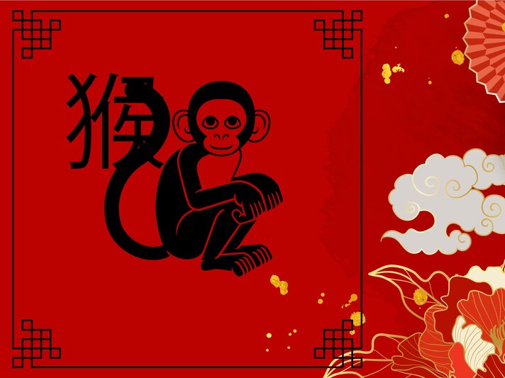 Ein stilisiertes Bild in kräftigem Rot mit einem schwarzen Symbol des Affen, das eines der 12 chinesischen Tierkreiszeichen darstellt. Das dazu passende chinesische Schriftzeichen ist oben links zu sehen, umgeben von dekorativen, traditionellen Mustern, goldenen Wolken und floralen Elementen. | © GeoImages, chomphu's Images und vectortwins via Canva.com [M]
