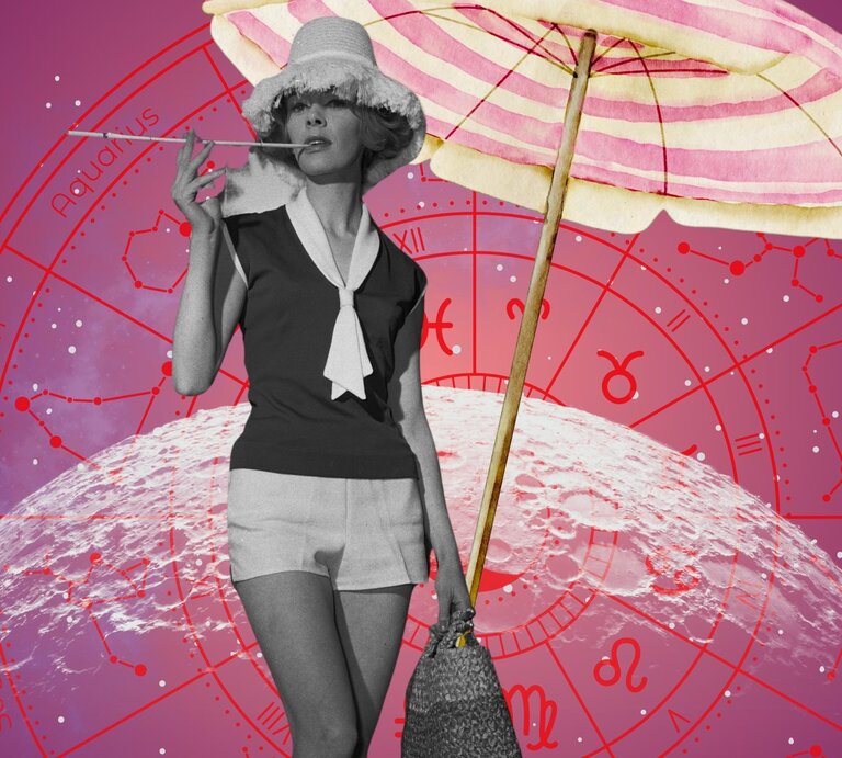 Schwarz-weißes Vintage-Foto einer Frau in Shorts, ärmellosem Oberteil und Hut, die einen Strohhalm im Mund hält, vor pinkem astrologischem Hintergrund mit Sternzeichen und großem Sonnenschirm. | © Getty Images/ Evening Standard, WinWin.artlab, sceptical cactus, OyoyStudio, kucingpink/ mohamad imron hamsyah und young generation team.co/ ncp18 via Canva.com [M]