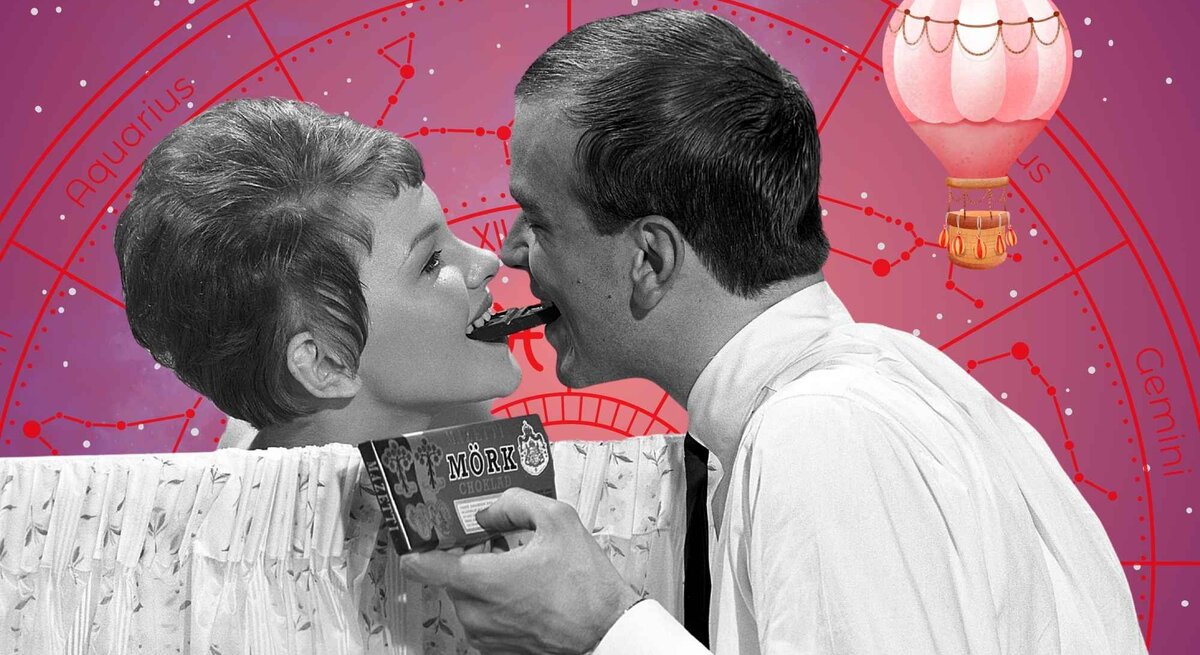 Schwarz-weißes Retro-Paar teilt sich ein Stück Schokolade mit dem Mund vor einem farbigen astrologischen Hintergrund mit Tierkreiszeichen wie Aries und Pisces. Im Hintergrund schwebt ein rosafarbener Heißluftballon.