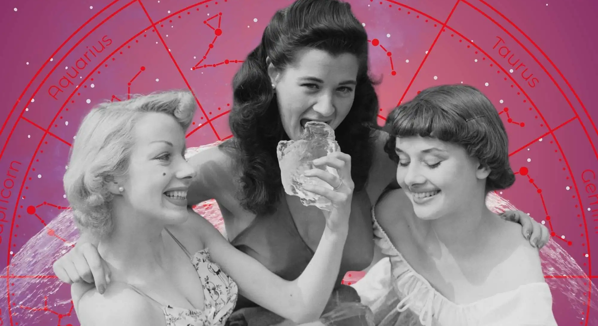 Drei fröhliche Frauen im Vintage-Stil lachen zusammen, eine hält ein riesiges Stück Eis. Dahinter ein astrologisches Horoskop-Rad. Symbol für Lebensfreude, Freundschaft und gute Sterne.