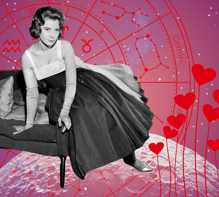 Vintage-Aufnahme einer elegant gekleideten Frau auf einem Sofa vor einem rosa-rot-violetten Horoskophintergrund mit Tierkreiszeichen und roten Herzblumen – ein visuelles Symbol für Romantik und Flirtlust unter astrologischem Einfluss. | © Getty Images/ Popperfoto, WinWin.artlab, sceptical cactus, OyoyStudio, kucingpink/ mohamad imron hamsyah und ROYAL TRENDZ's Images/ Amaan Pathan via Canva.com [M]
