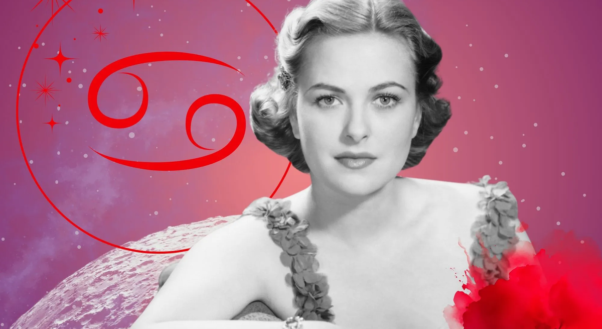 Monatshoroskop für das Sternzeichen Krebs: Illustration eine Frau im Retrostil vor einem pink-lilafarbenen Weltraumhintergrund mit Sternenhimmel und Mond. Rechts unten im Bild eine rote Mohnblume. Links oben in einem Kreis ist das rote Symbol des Tierkreiszeichens Krebs. 