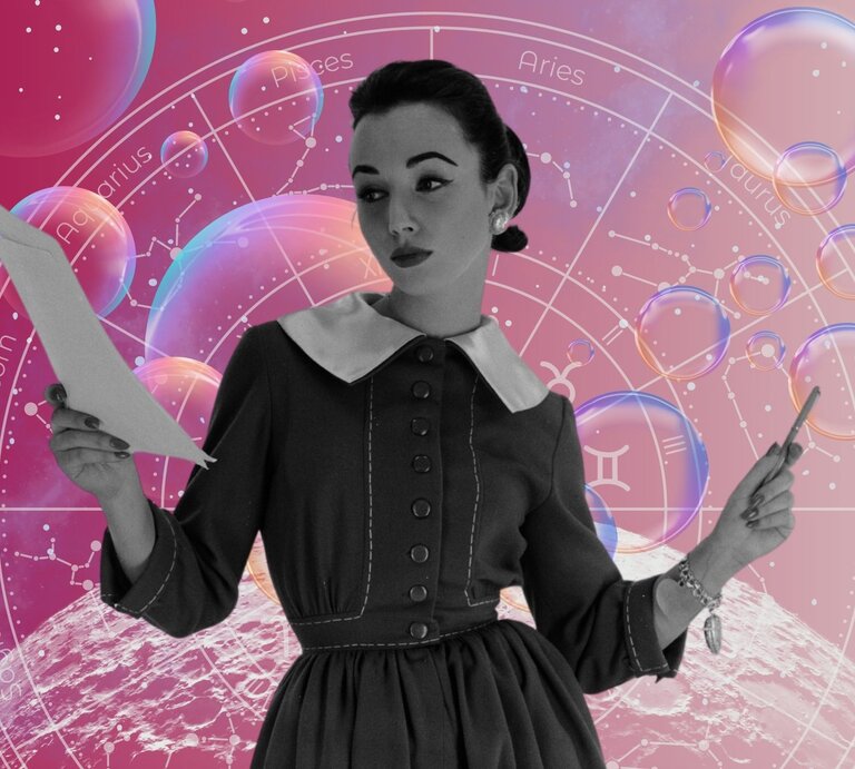 Eine Frau in schwarz-weiß steht vor einem Hintergrund, der das Universum und seine Sterne zeigt und einem Tierkreis mit den Symbolen der 12 Sternzeichen. Neben ihnen sind Seifenblasen zu sehen. Das Bild macht einen mystischen Eindruck. | © Getty Images/ Evening Standard , WinWin.artlab, Jaya Adi Prastya Design, kucingpink/ mohamad imron hamsyah und pixabay/ BestStock via Canva.com [M]