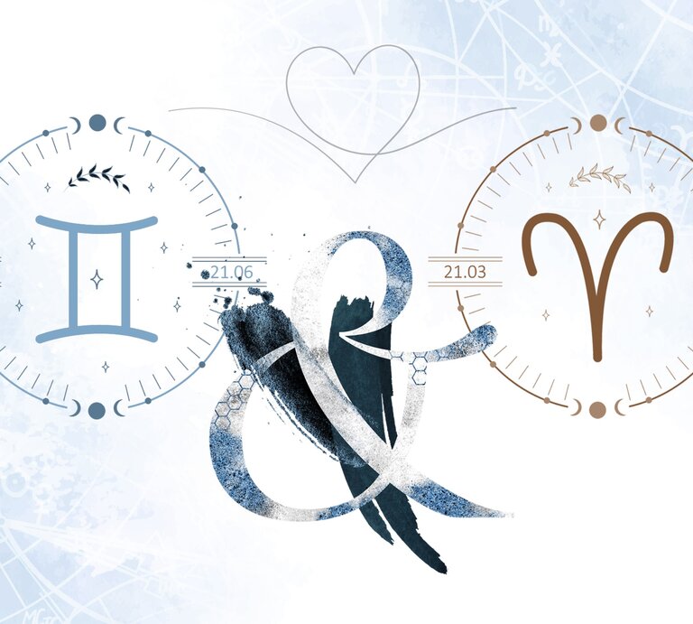 Die astrologischen Symbole der Sternzeichen Zwillinge und Widder vor einer hellblauen Aquarellzeichnung. | © Shutterstock, Getty Images