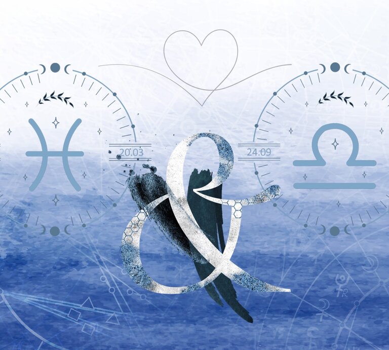Die astrologischen Symbole des Sternzeichens Fische und Waage vor einer blauen Aquarellzeichnung. | © Shutterstock, Getty Images