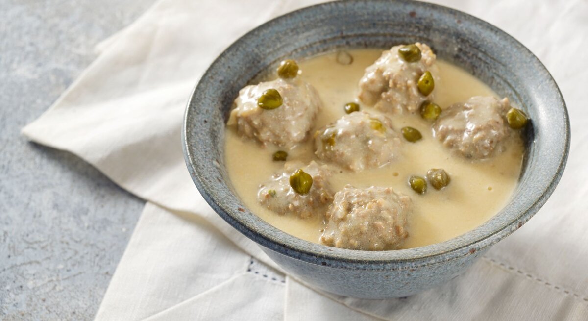 Schale mit Königsberger Klopsen, ganz Low Carb!