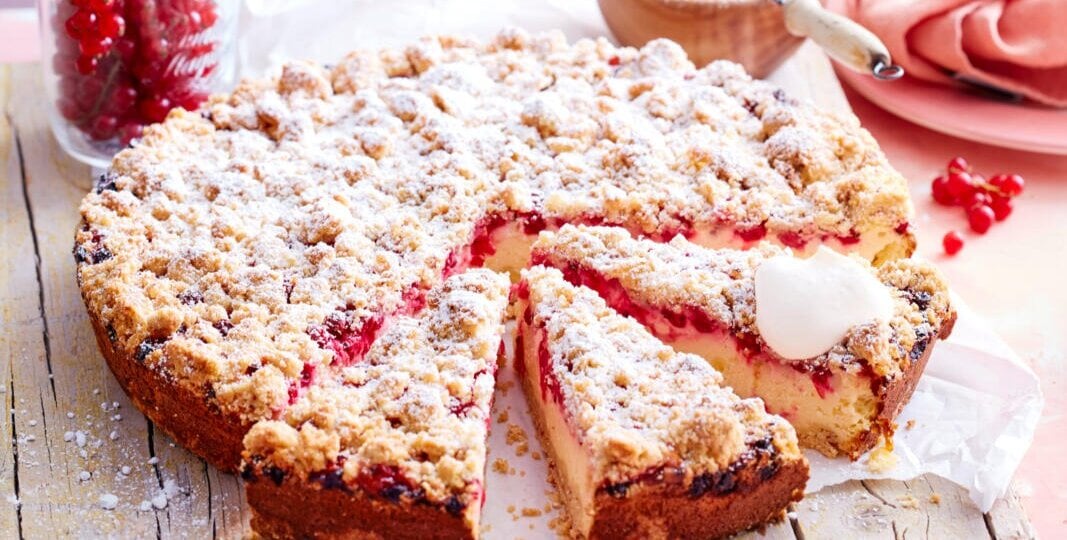 Zu sehen ist ein Prasselkuchen mit Schmandkern | © Eat Club