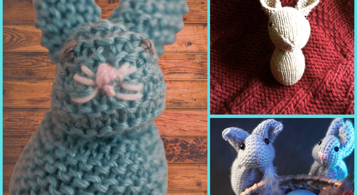 Nahaufnahme eines blauen Strickhasen mit rosafarber Schnauze vor Holzoptik, daneben weißer Hasen-Strickfigur auf rotem Wollhintergrund.