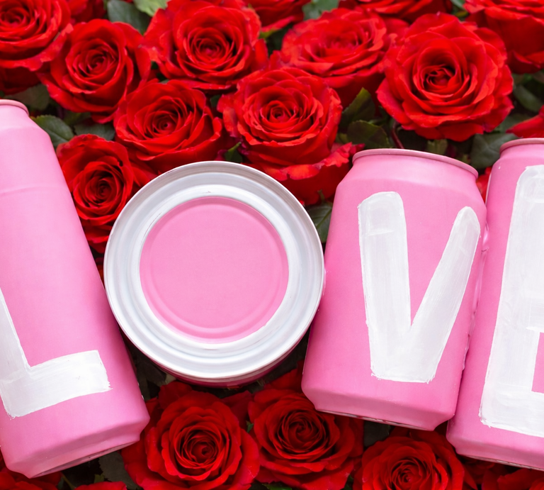 Dosen DIY-Valentinstag Geschenk basteln  | © Generiert mit KI (Erstellt mit ChatGPT) 
