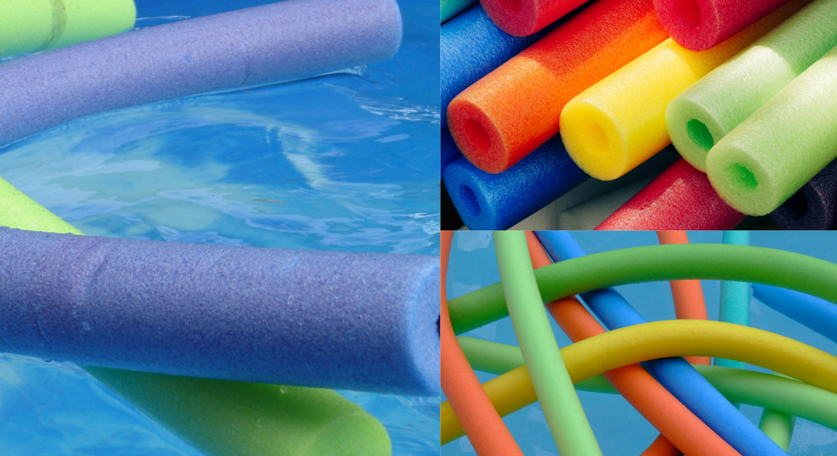Bunte Schaumstoff-Poolnudeln in Lila, Grün, Gelb und Orange schwimmen, liegen gestapelt oder verschlingen sich auf blauem Untergrund.