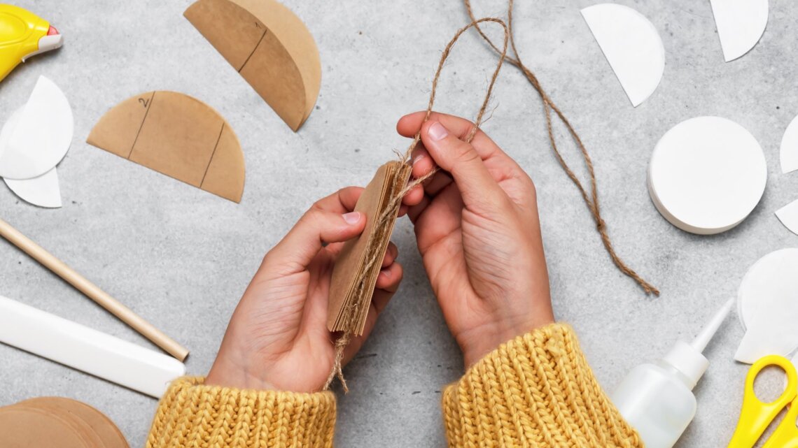 Weihnachtsdeko basteln: Aus Kaffeefiltern wird wunderschne DIY-Deko