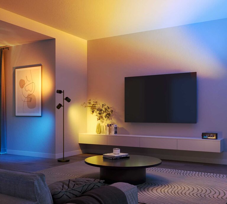 Stehlampen von Govee in einem Wohnzimmer | © Govee