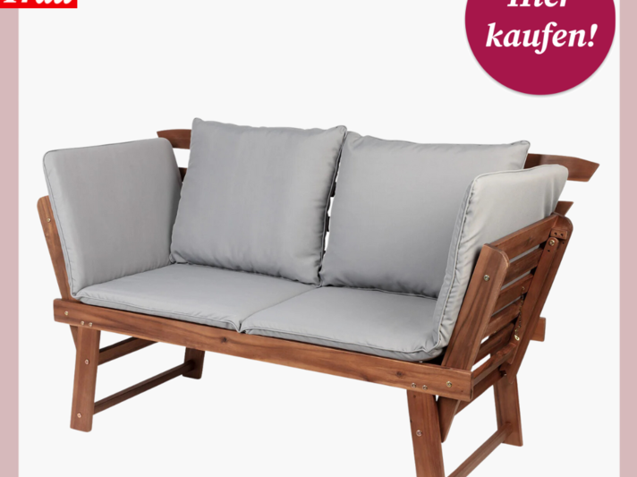 Elegantes Daybed mit grauen Polstern und Kissen auf weißem Hintergrund. | © Lidl 