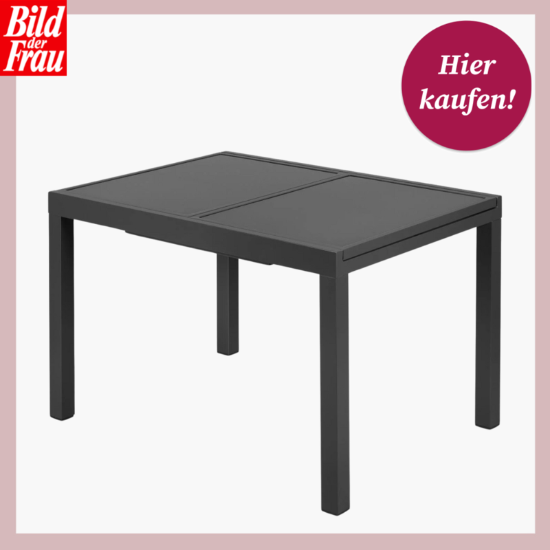 Rechteckiger schwarzer, ausziehbarer Gartentisch mit glatter Oberfläche und klaren Linien steht frei vor weißem Hintergrund. | © Lidl 