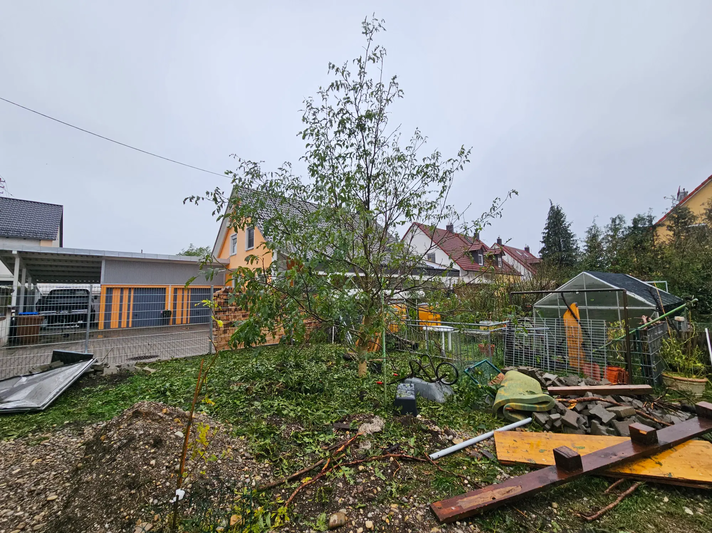 Ein Garten, der nach Unwetter zerstört ist | © Mattias Nemeth