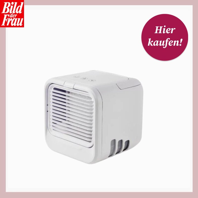 Weißer Mini-Luftkühler für den Tisch mit Lüftungsgitter und Bedienelementen auf der Oberseite vor hellem Hintergrund. | © Lidl/Canva/Collage:bildderfrau.de