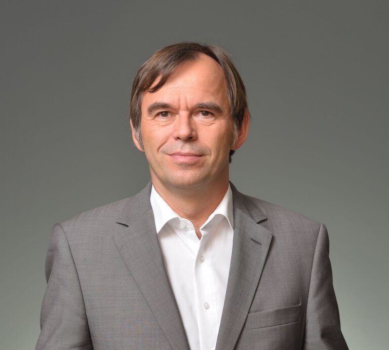 Finanz-Experte Hermann-Josef Tenhagen gibt Tipps zum Thema Zusatzversicherungen   | © Tenhagen