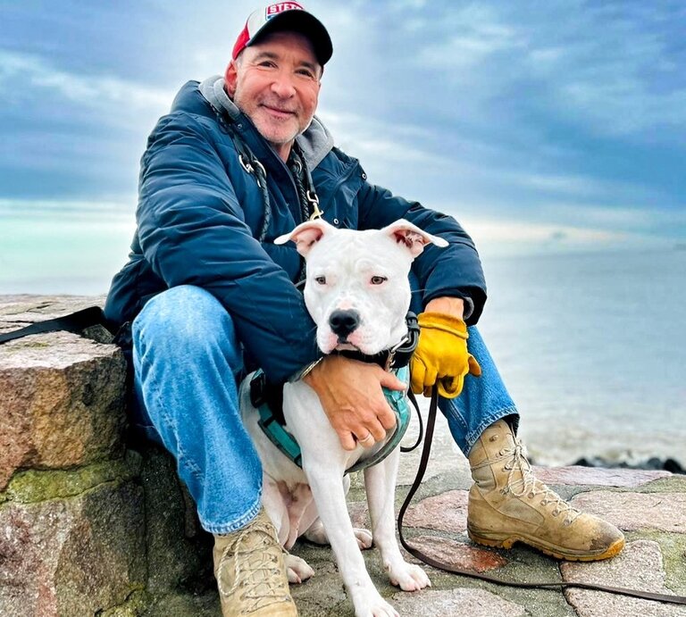 Moderator Jochen Bendel mit Hund Snoopy | © Jochen Bendel