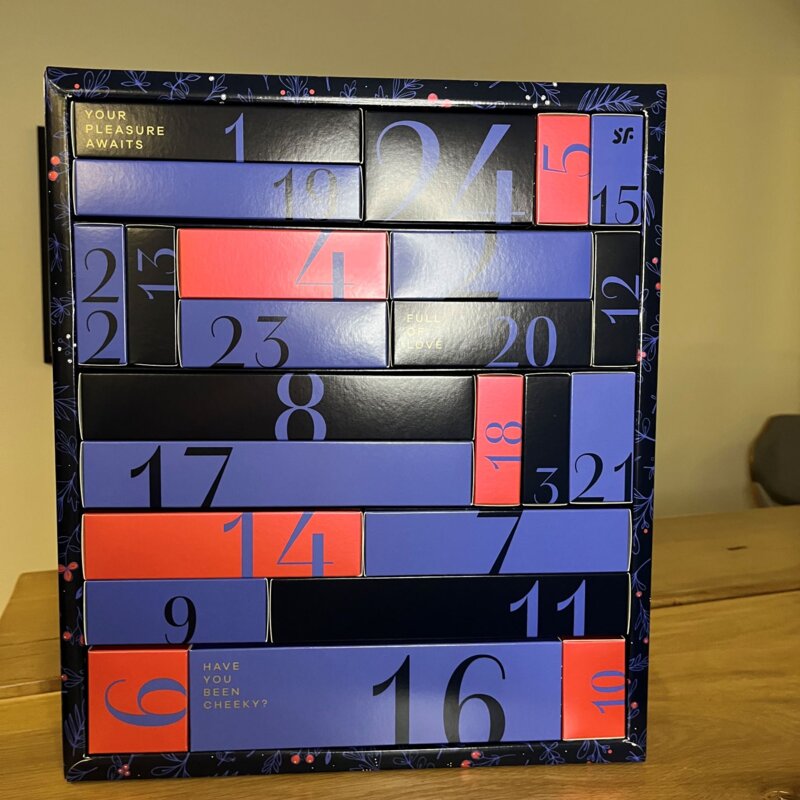 EIS.de Deluxe Adventskalender Boxen | © BILD der FRAU/ Kaja Wundersitz