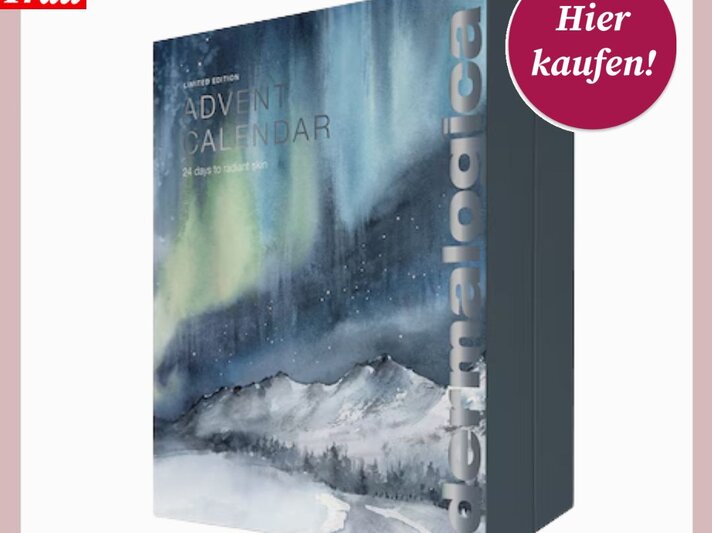 Ein schicker Dermalogica-Adventskalender mit winterlichem Design zeigt Polarlichter über einer verschneiten Berglandschaft. | © Collage: Dermalogica/ BILD der FRAU