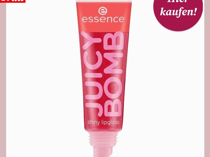 Pink glänzende Lipgloss-Tube von essence mit der Aufschrift "Juicy Bomb" auf weißem Hintergrund, daneben runder Button „Hier kaufen!“ | © Douglas