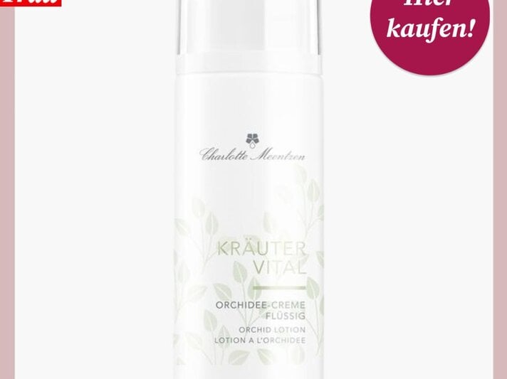Kräuter Vital Orchideen-Creme Flüssig in einer schlichten weißen Flasche von Charlotte Meentzen, beworben durch Bild der Frau. | © Douglas