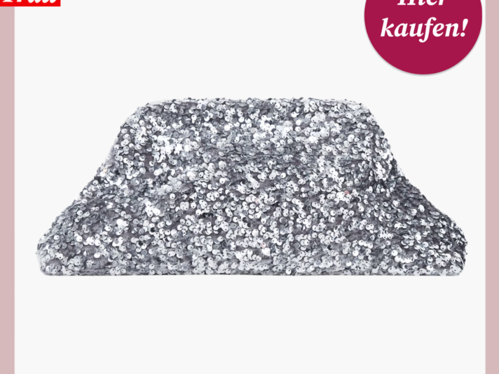 Werbefoto von Paillettenclutch in Silber. | © Cos