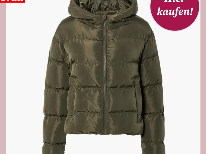 Werbebild von einer Pufferjacke in Khaki mit Kapuze. | © Lidl